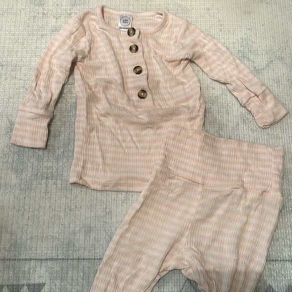 3-6 months Lou Lou and company pajamas - Picture 1 of 1